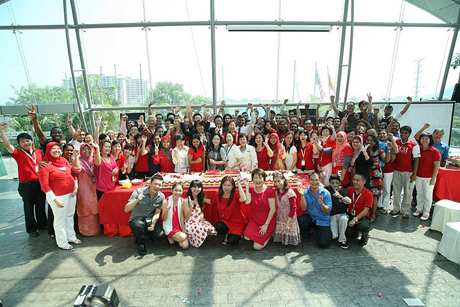 UCSI University celebrates its 25th anniversary at a private ceremony at its Kuala Lumpur campus to mark its silver jubilee and commemorated its founder, Dato’ Peter Ng as well as staff and students