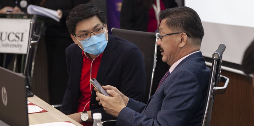 Dr Jimmy and Dato’ Joe during the MoU signing.