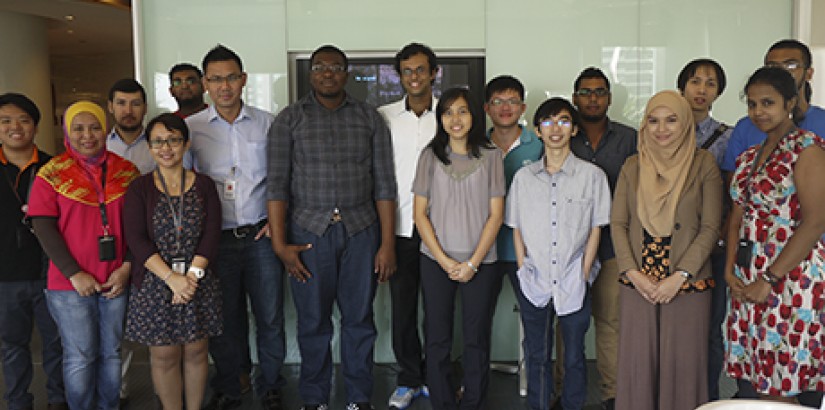  Group photo: Students andlecturer from UCSI’sSchool of IT andrepresentatives from AIMS and Exabytes gathered for a group photo.