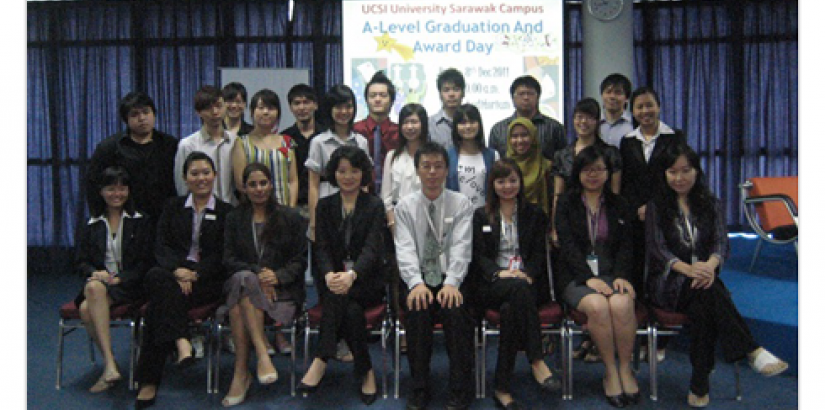 The Graduating Class with the lecturers and Chief Operating Office of UCSI Sarawak Campus