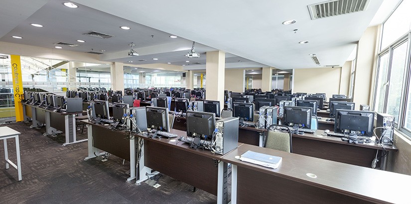 The 10 computer labs at UCSI University are equipped with over 400 PCs and 15 servers, which are connected to the campus’ local area network. 