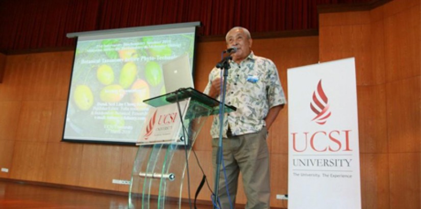 Datuk Seri Lim Chong Keat presenting his keynote address