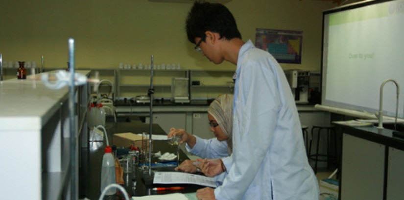 Team 1; Noor Khairin Nazifa bt. Khalid and Lee Chia Choon, testing the biodiesel collected from the vegetable oil sample given during the workshop