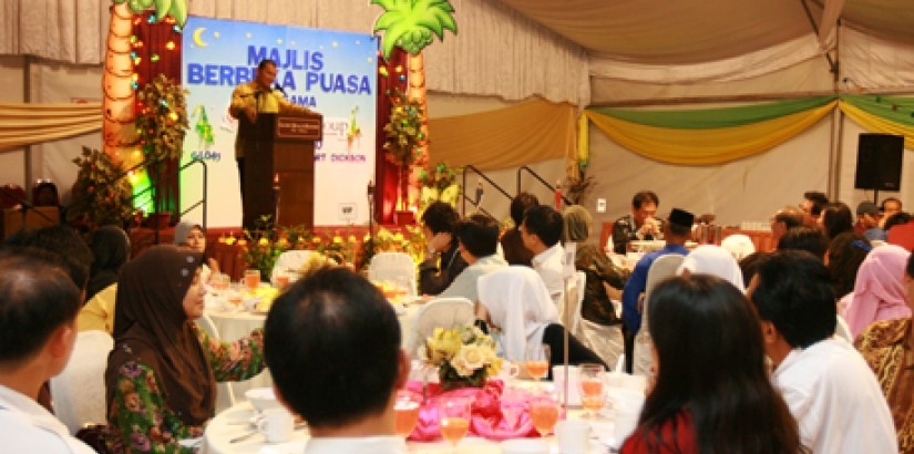 Tuan Abdul Wahab bin Shamsuddin telling guests how UCSI University’s new campus will grow Port Dickson’s economy in his speech.