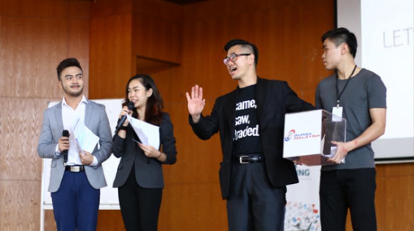  Mak (second from right) during one of the interactive sessions of the event.