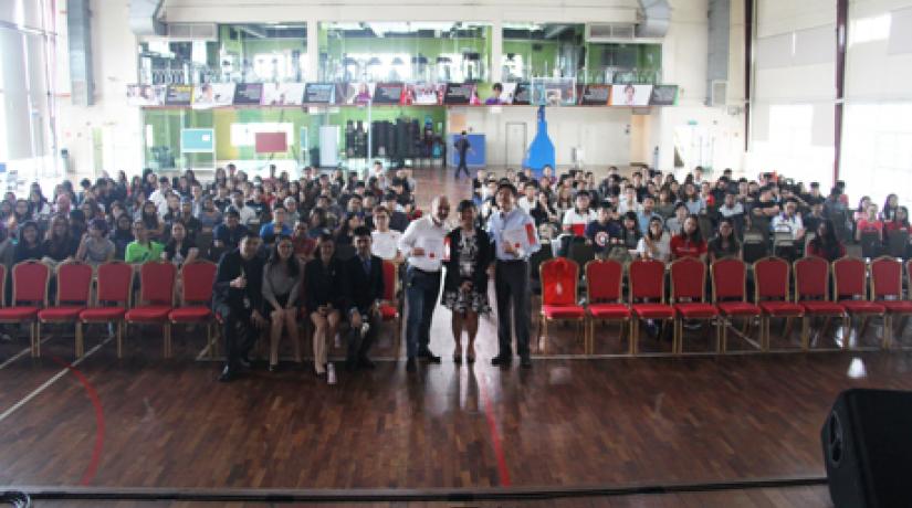  Havas Media Malaysia’s CEO Andreas Vogiatzakis (left), UCSI’s Deputy Vice-Chancellor of Student Affairs and Alumni Associate Professor Dr Yeong Siew Wei, and Malaysia Youth Community’s CEO Jason Ko pose for a group picture with the audience after the tal