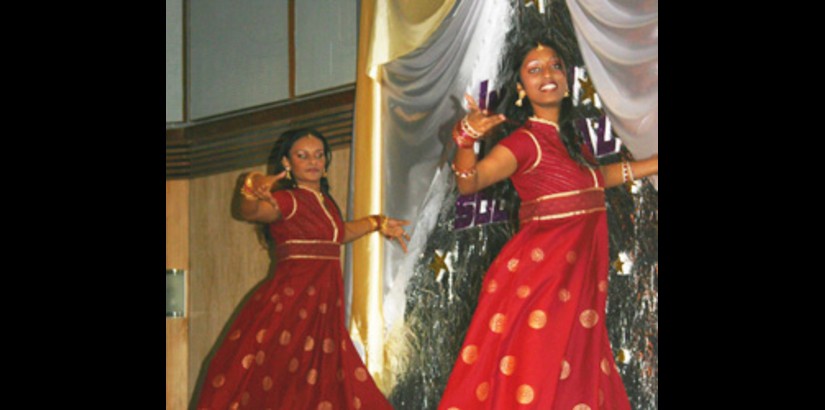 UCSI students performing an Indian classical dance to the strains of Innisai music