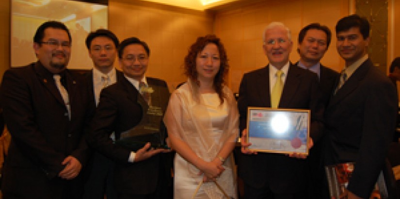  From left: Thomas Yap, Moses Lim (Vice President of Business Development) Assoc. Prof. Chin Peng Kit (Deputy Vice Chancellor) Lily Ng (Wife to President Peter Ng) Andre Simard (Chief Operating Officer of Malaysia Blue Ocean Strategy), Peter Tan (Chief Op