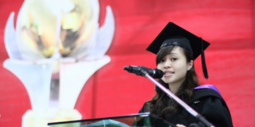UCSI University valedictorian of 2011, Chong Shue Ling, who graduated with a degree in BA (Hons) Psychology, expressing her delight and appreciation to her lecturers and peers