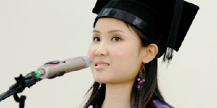 Alicia Lim, Class of 2008's Valedictorian delivering her speech