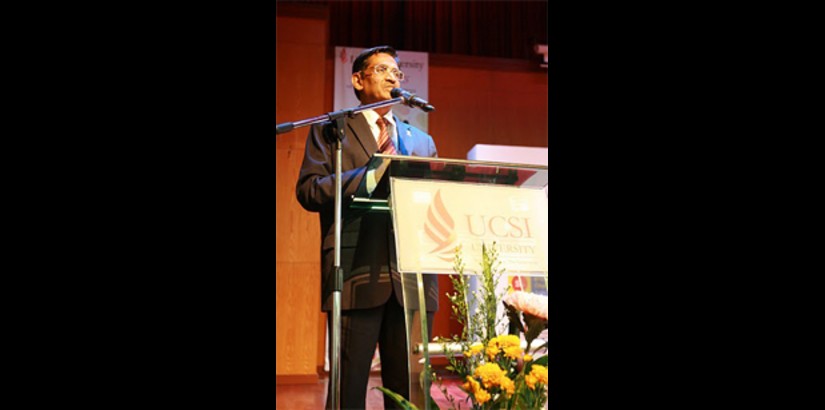  Malaysian Minister of Human Resources Datuk Dr S. Subramania​m delivers his speech at UCSI University's Co-Op Partners Appreciati​on Luncheon and Fourth Annual Career Fair.