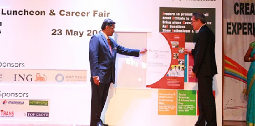 Malaysian Minister of Human Resources Datuk Dr S. Subramania​m and UCSI University's Vice Chancellor, Dr Robert Bong officiates the University's 4th Annual Career Fair