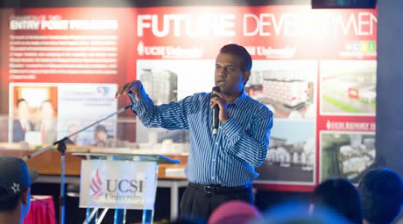 Dr Suresh shares his experience in combating cyber threats with students from UCSI's School of IT.