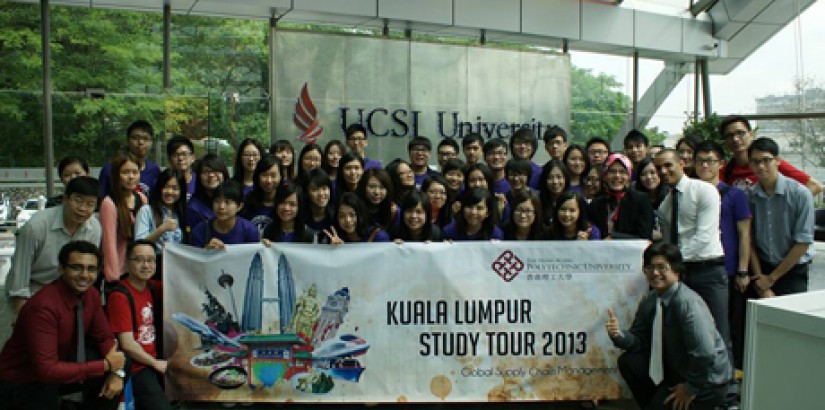  GROUP PORTRAIT: Students, lecturers and delegates from both UCSI University and The Hong Kong Polytechnic University posing for a group photo at the end of the visit.