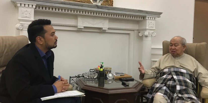 Discussing national issues (1MDB, Continuity of UMNO, etc with YBM Tan S...