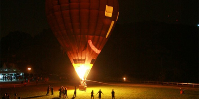 Visitors at UCSI University’s Earth Hour Concert get the chance to ride on a hot-air balloon, to see the Earth in a whole new light
