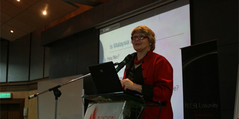  The Special Public Lecture entitled "Education Hubs: Third Generation of Cross-bord​er Education" was delivered by Professor Dr Jane Knight, University of Toronto, on 19 December 2011 at the Auditorium Hall, UCSI University​, Kuala Lumpur