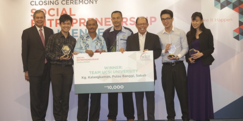  (first from left) Tan Sri Dr Wan Mohd Zahid Mohd Noordin, Chairman of the WIEF Education Trust; Kong; Ithong @ Etong Terang, Director, Department of Social Welfare, Sabah; Sofian Aziz, Assistant Director, Community Development, Department of Social Welfa