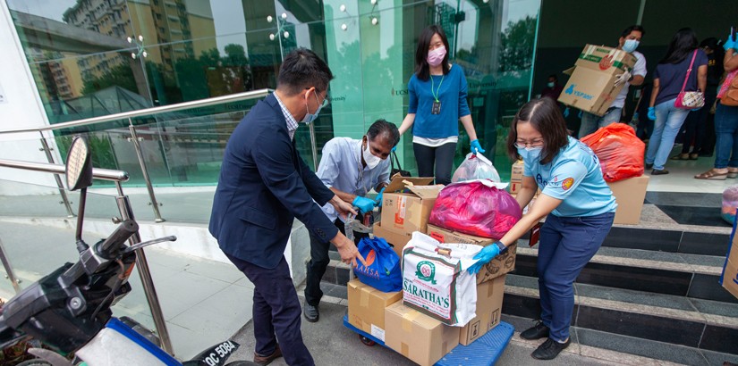 Loading of the donation items.