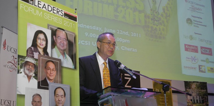 UCSI University's Vice Chancellor, Dr Robert Bong conveying his welcome speech during the Green Business Forum 2011