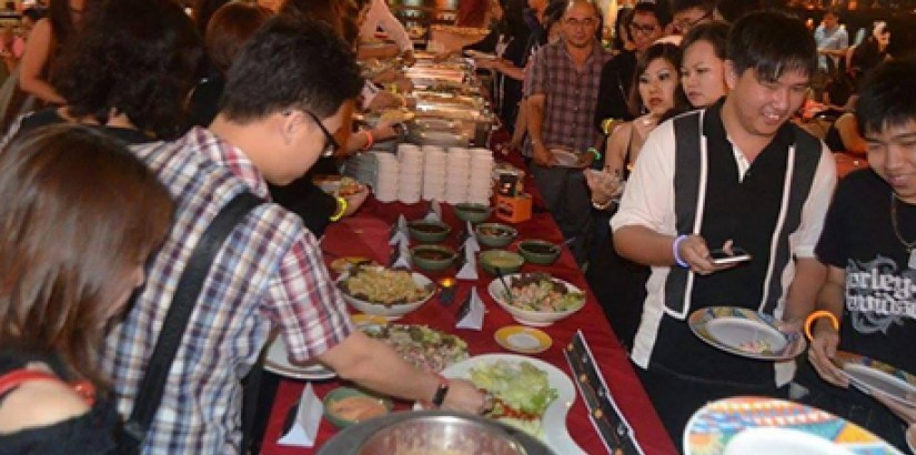  [Dinner Starting]: THE FEAST: Guests queueing up for the dinner.