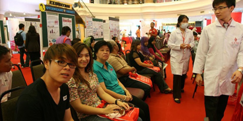 Members of the public that participated in UCSI University's 10th Annual Public Health Campaign 2011 held in Kuantan