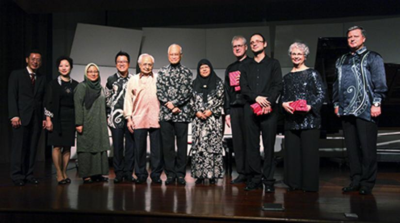  GROUP PORTRAIT (From left): Prof Dr P’ng Tean Hwa, director of Institute of Music; Datin Lily Ng, chairperson of UCSI International Schools; Professor Datin Paduka Dr Khatijah Mohd Yusoff, vice-chancellor’s spouse; Dato’ Peter Ng, founder and chairman of