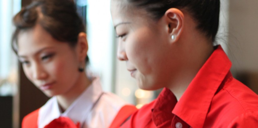  PRACTICE MAKES PERFECT: UCSI Hotel Management student Lim Yun Li (middle) taking a break with a lecturer and fellow coursemate at The Quad – an in-house restaurant at UCSI that provides FHTM students with the platform to put their theoretical knowledge t