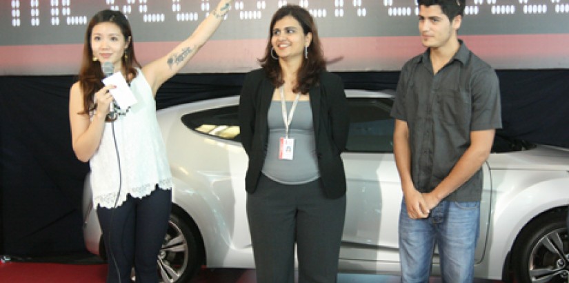 FUN TIME: 3D Animation Design student Finilia Tee in the midst of a quiz with members of the audience during the Hyundai “Veloster Challenge”. FUN TIME: 3D Animation Design student Finilia Tee in the midst of a quiz with members of the audience during the Hyundai “Veloster Challenge”.