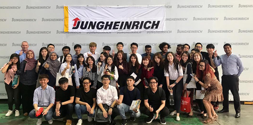 A group photo of the industrial visit to Jungheinrich.