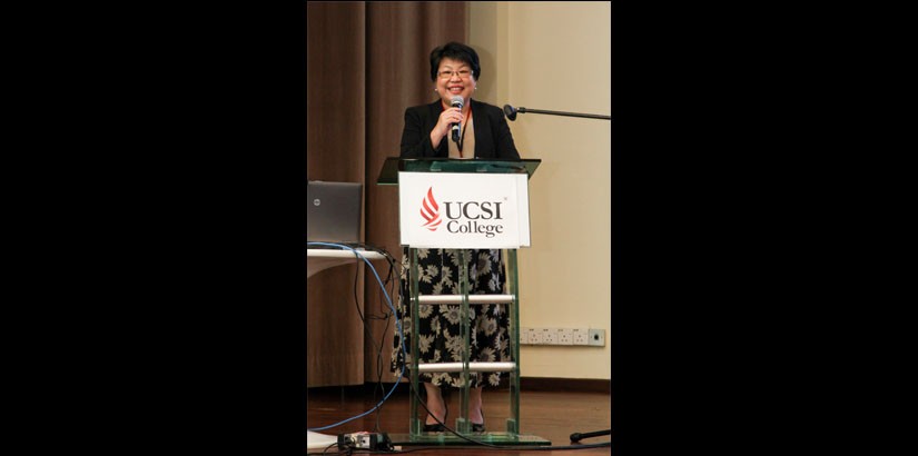 Mabel during her speech at the launching of 'Oxford Brookes University 3+0 Programmes' at UCSI College.