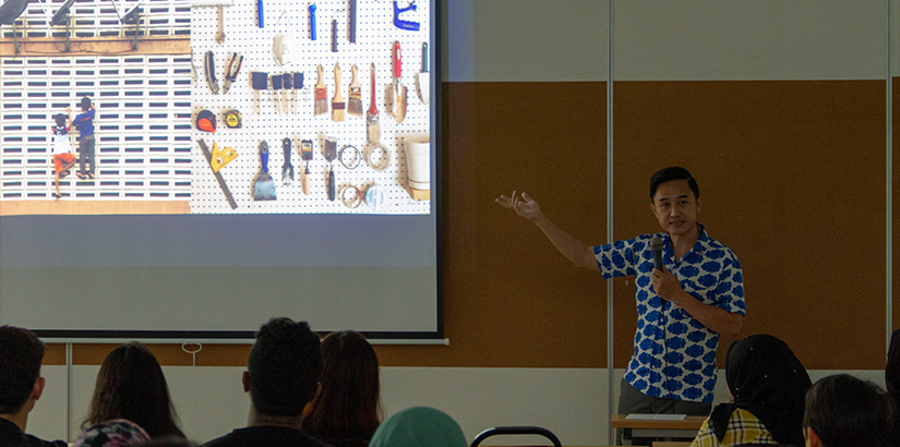 Leon Leong, a full time artist, giving an engaging presentation.