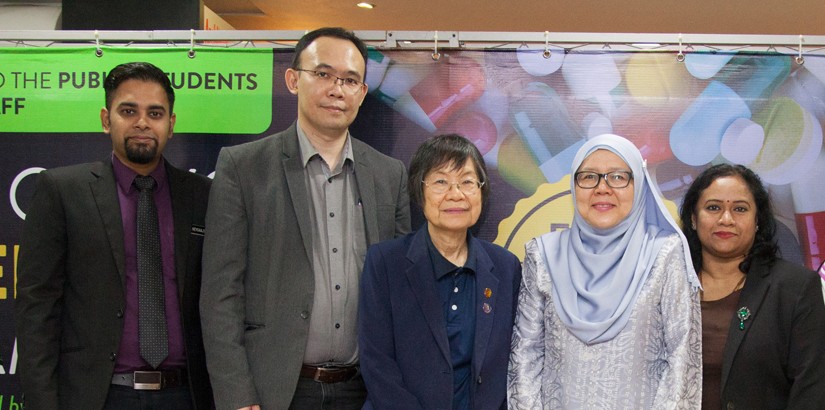 (from left to right) Ministry of Health’s Pharmacy Practice and Development senior assistant director K. Heygaajivan Kernas, Genecare managing director Lew Hon Kean, Malaysian Pharmaceutical Society representative as council member Professor Dr Yeoh Peng 