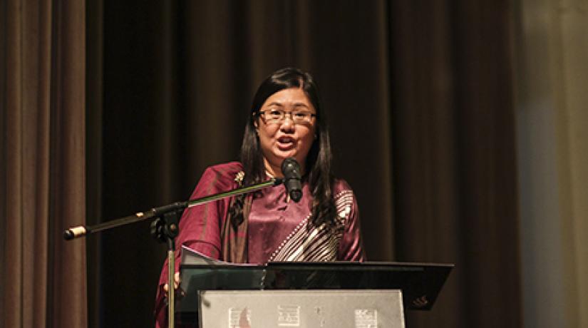  UCSI BACKING: Ms Ooi Pei Boon delivering Dato’ Peter Ng’s speech congratulating the students on a successful event.