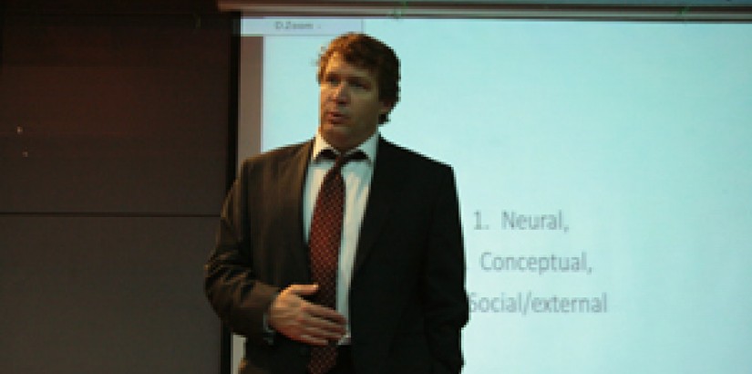 Associate Director from the University of Manitoba’s Learning Technologies Centre, Mr. George Siemens during the forum on Connectivism