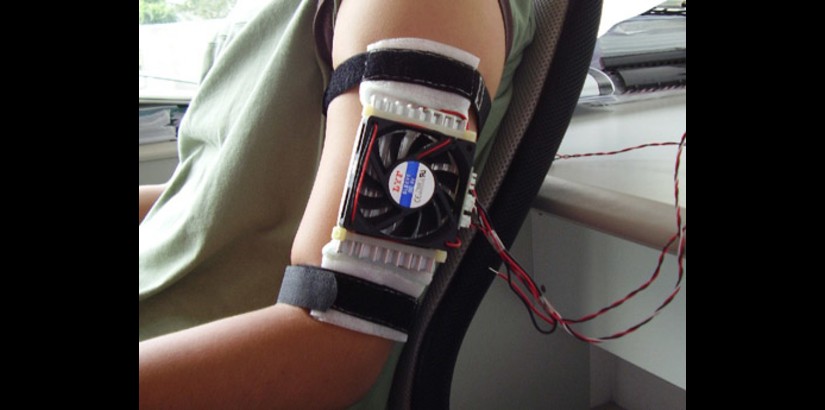  The “Cool/Heat Therapy Strap” relieves muscle ache and promotes circulation