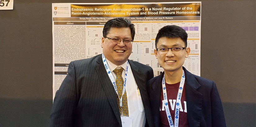  Nick’s poster exhibition at Endocrine Society Meeting 2019 (ENDO2019) with his co-mentor, Dr Romero.