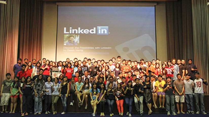 LAUNCHING NEW CAREERS: Daren Yoong, a LinkedIn relationship manager sharing what employers look for during his talk at UCSI University. LAUNCHING NEW CAREERS: Daren Yoong, a LinkedIn relationship manager sharing what employers look for during his talk at UCSI University.