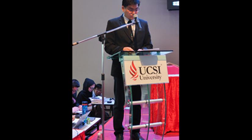 Associate Professor Ir. Dr Jimmy Mok Vee Hoong read out UCSI Vice-Chancellor and President’s Welcome Note and urged the audience to be a part of the 4th Industrial Revolution. 