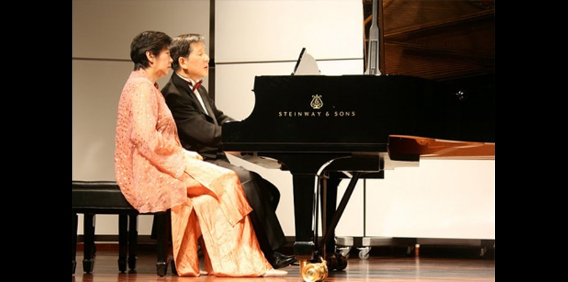  Mr Dennis Lee and Mdm Toh Chee Hung perform during the UCSI University School of Music Maestro Series Recital.