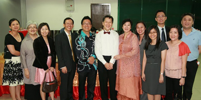 Mr Dennis Lee and Mdm Toh Chee Hung pose with UCSI University hosts and guests during a reception after performing during the School of Music's Maestro Series Recital.