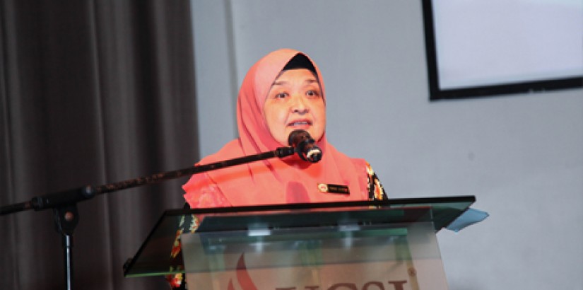 TOWARDS A BETTER CHANGE: Tengku Azamiah Binti Tengku Ab Majid from the Ministry of Health applauds UCSI for its effort in organising the 3rd National Counselling Conference 2016.