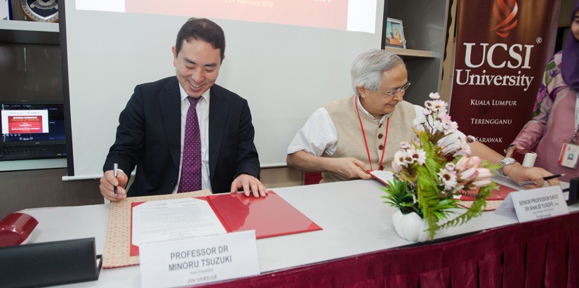 Professor Dr Minoru Tsuzuki, Vice President of NPU signs the Memorandum of Understanding (MoU).