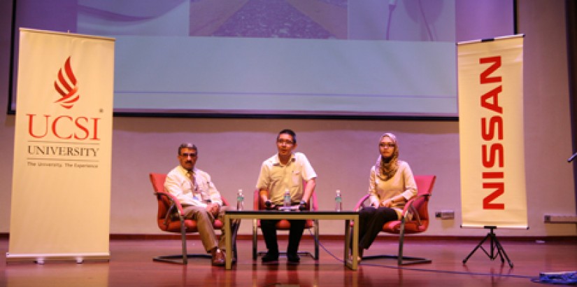  ENGAGING SESSION (From left): UCSI Postgraduate & Research department head Dr Ammar A. M. Ali Al Talib, ETCM senior manager (Product Planning) Mr Dennis Wong Chee Ping and ETCM Nissan LEAF ambassador Hanis Azarea Bt. Mohammad Azman in the midst of the Q&