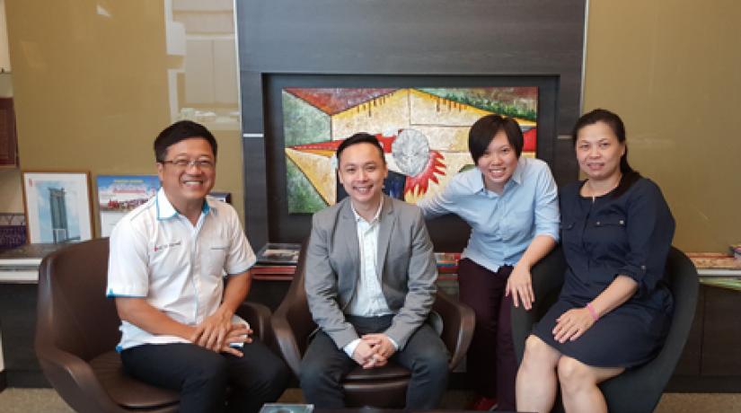 [[DELIGHTED]: Onn San and protégé Lim Yuet Kim sharing a light moment with Dato' Peter Ng, Founder and CEO of UCSI Group (most left) and Shannen Choi, Head of UCSI University Trust.