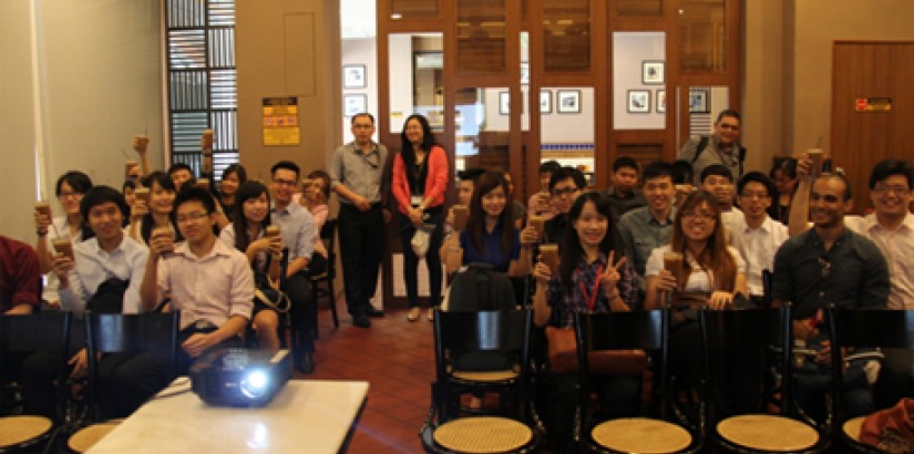  YUMMY! UCSI University students get a delicious treat in the form of the Old Town White Coffee beverage.