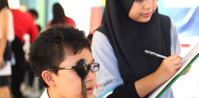  UCSI’s School of Optometry students conducted free eye tests for 400 students of SMK Tinggi Setapak. Out of this, 53 school students were provided with free spectacles.