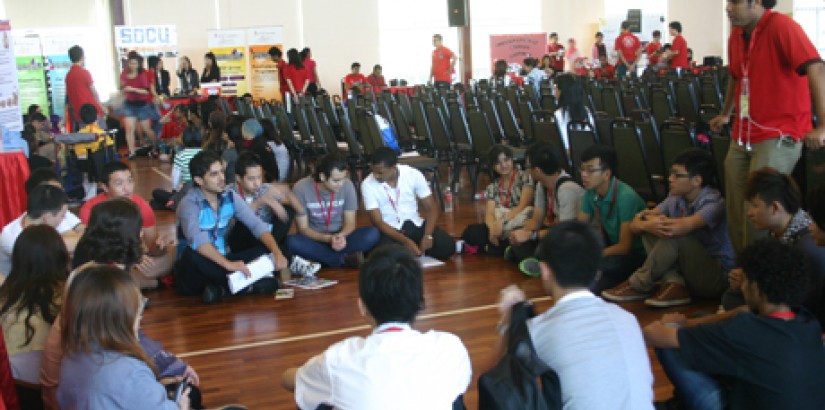  Introduction Time: Freshmen in the midst of an ice-breaking session during the University’s Orientation Day.