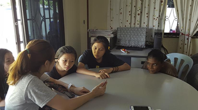  [KNOWLEDGE SHARING]: The girls of Rumah Kasih Orphanage show great interest on the Korean language.