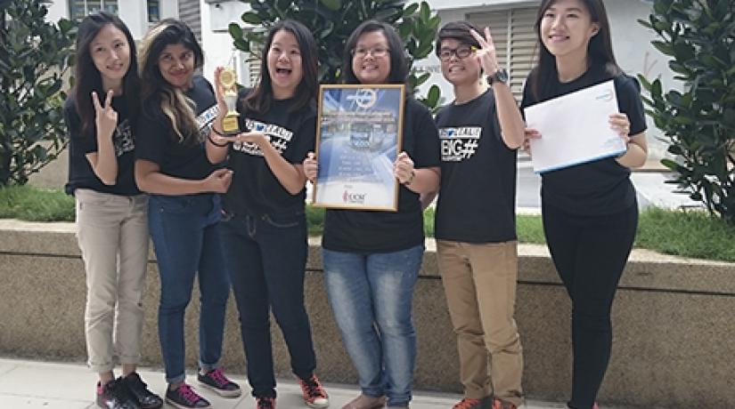  ALL SMILES: UCSI Mass Communication student Chai Mei Kee (second from right) posing for a group shot with team members after winning second place and RM4,000 in the MyKRIS Inaugural National Short Video Contest.